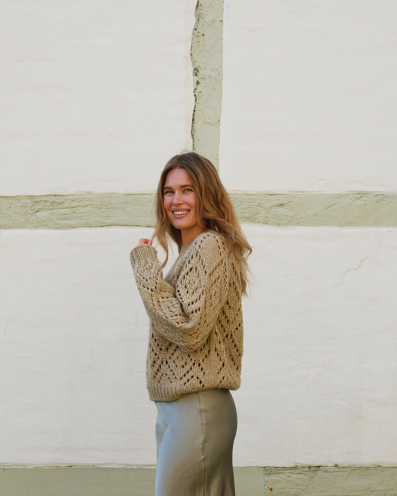 Clotilde Sweater – Strickanleitung & Garnpaket - BONIFAKTUR