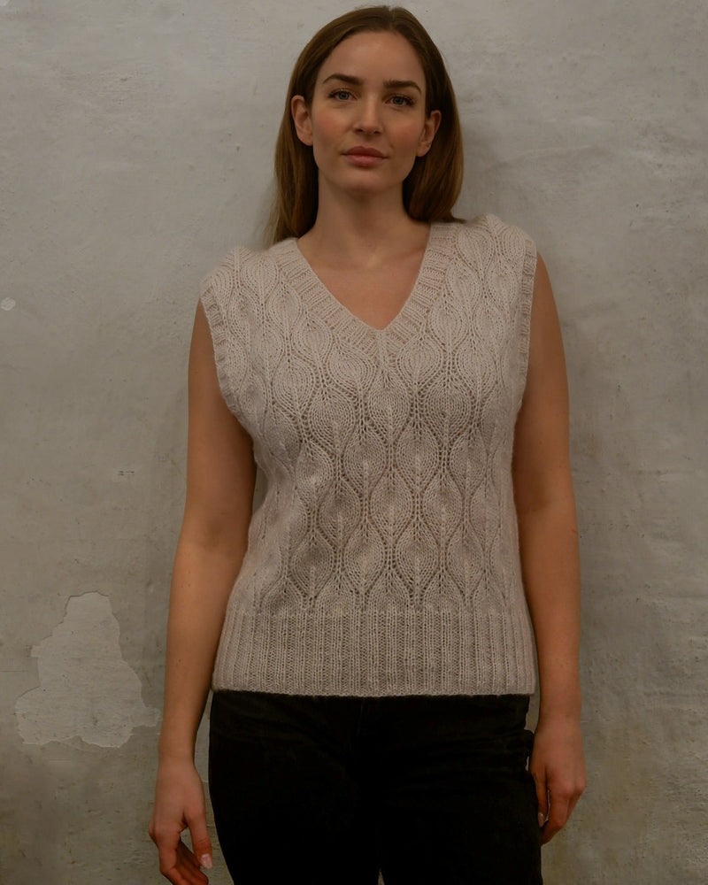 Olive Slipover – Strickanleitung & Garnpaket - BONIFAKTUR - Kleinste -Olive Slipover – Strickanleitung & Garnpaket - BONIFAKTUR