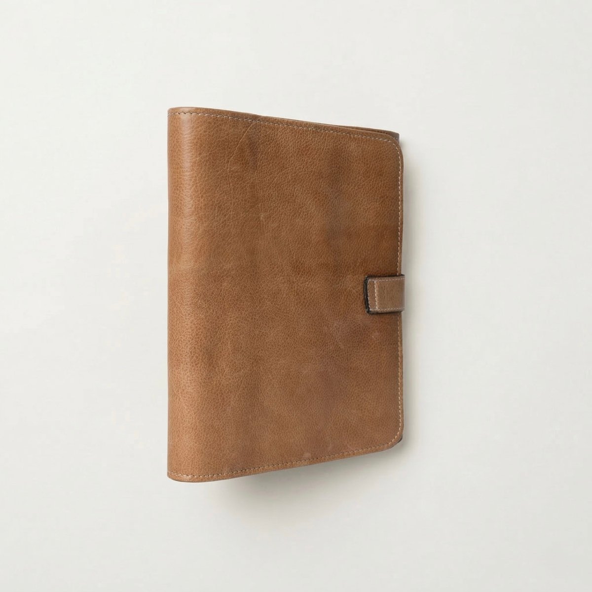 RE:DESIGNED Project 14 - Nadeletui - BONIFAKTUR - Taupe -