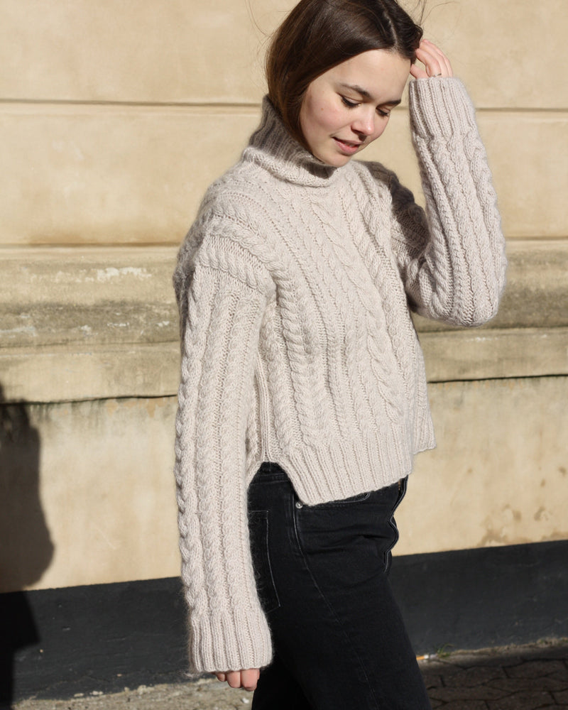 Chunky Cable Sweater – Strickanleitung & Garnpaket - BONIFAKTUR