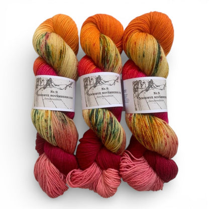 Atelier Franziska Uhl Handgefärbte Sockenwolle - BONIFAKTUR - Goodbye Novemberblues 9 - Atelier Franziska Uhl Handgefärbte Sockenwolle