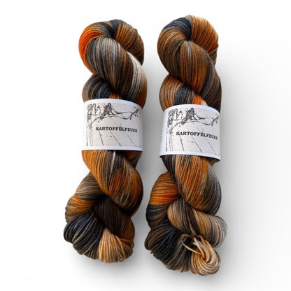 Atelier Franziska Uhl Handgefärbte Sockenwolle - BONIFAKTUR - Kartoffelfeuer - Atelier Franziska Uhl Handgefärbte Sockenwolle