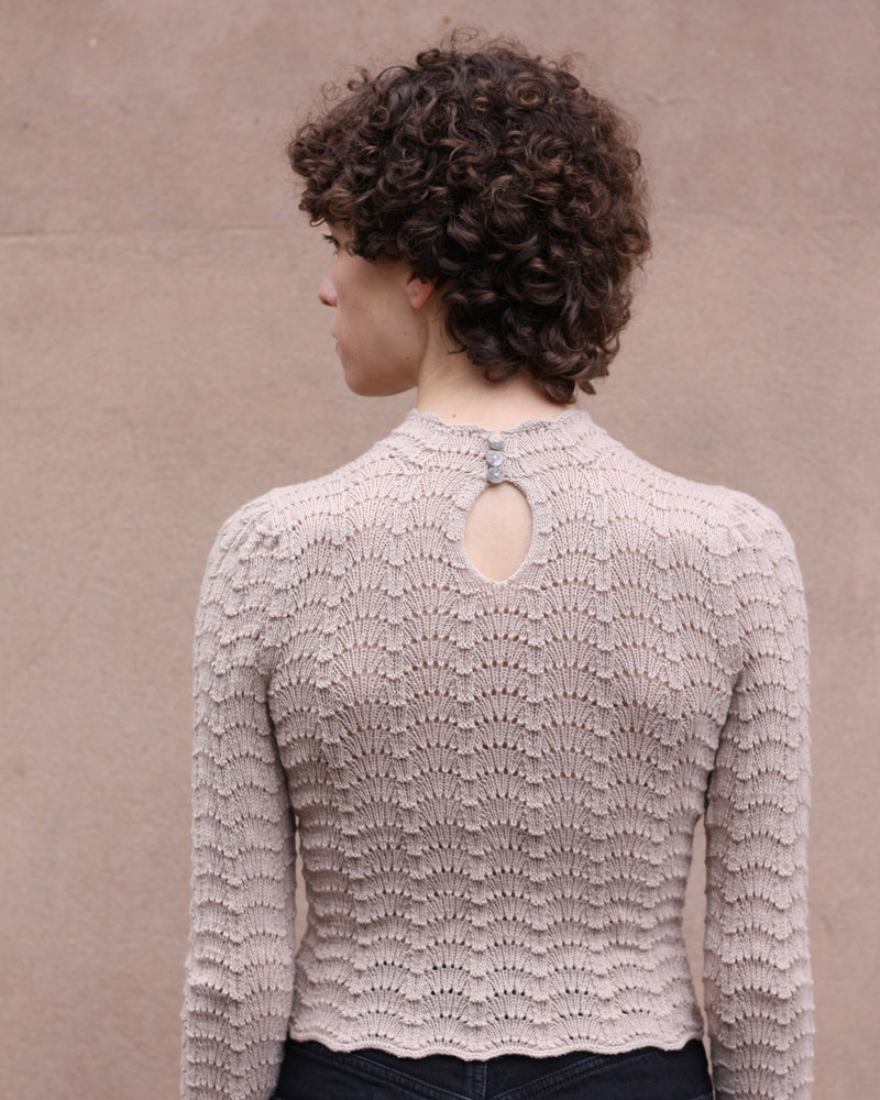Barbroe Blouse – Strickanleitung & Garnpaket - BONIFAKTUR - Kleinste -Barbroe Blouse