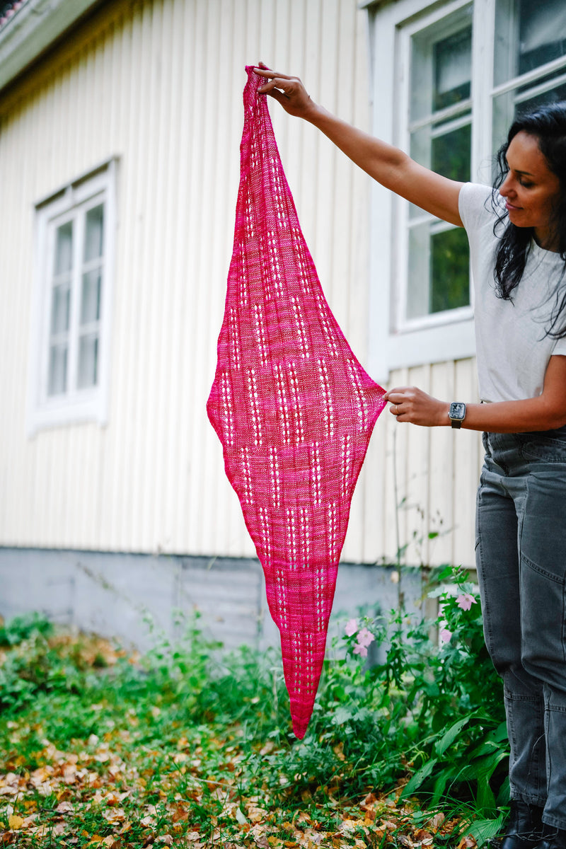 Hallgrímskirkja Shawl von Joji Locatelli