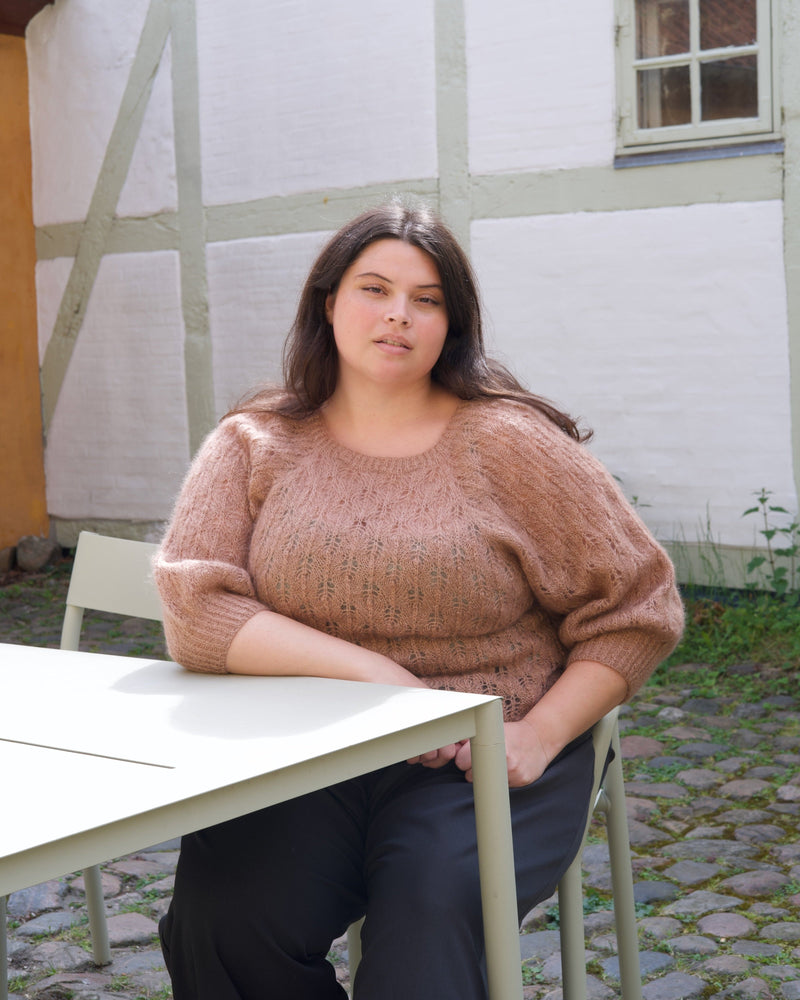 Isolde Blouse – Strickanleitung & Garnpaket - BONIFAKTUR - Kleinste -Isolde Blouse – Strickanleitung & Garnpaket - BONIFAKTUR